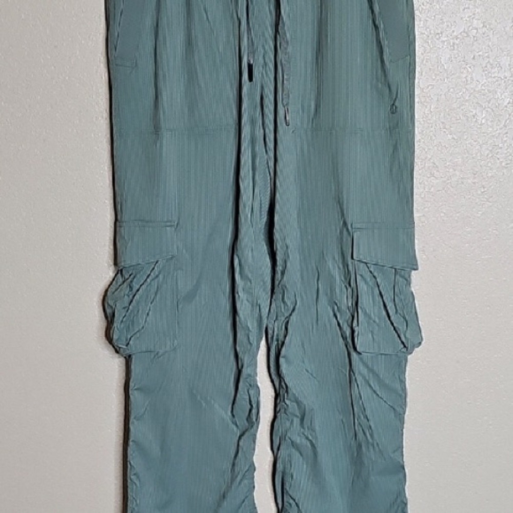Lululemon NWOT Dance Studio Cargo Pants Joggers Grey Eucalyptus Small 4 6 - Picture 2 of 9